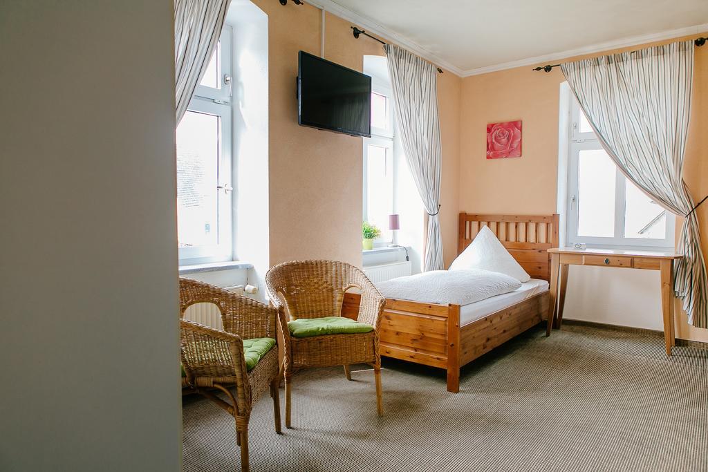 Landhotel Airport-Inn เลาเซนเฮาเซน ภายนอก รูปภาพ